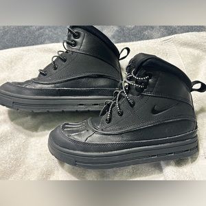 Nike Woodside 2 High ACG used 2 times out grew great for winter or rain